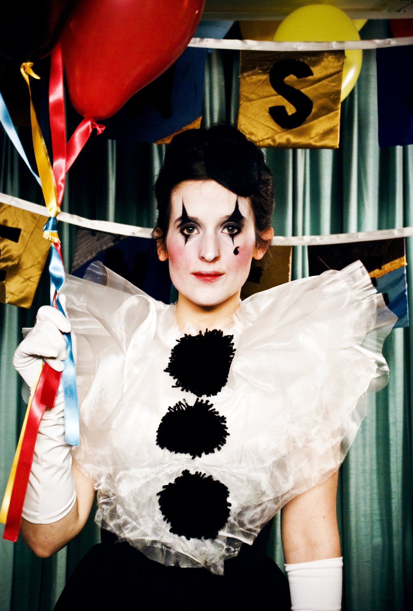 Фото - Speechless: 1384x2048 / 439 Кб