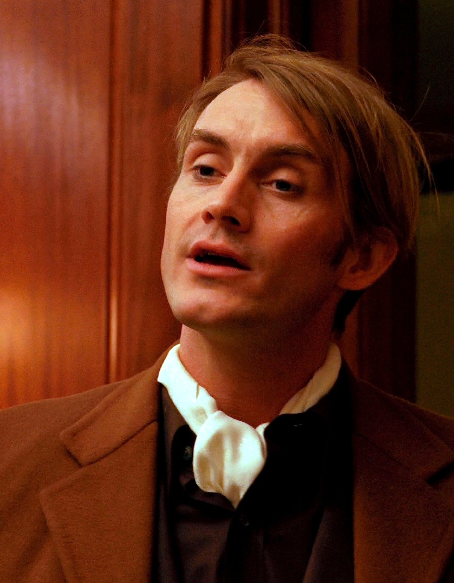 Фото - : 1593x2048 / 433 Кб