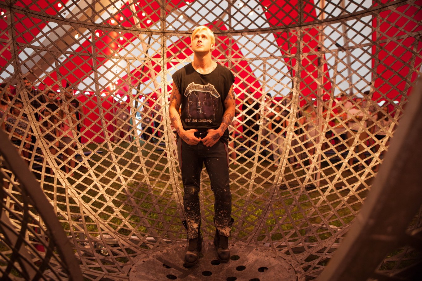 Фото - Место под соснами: 1365x910 / 337 Кб