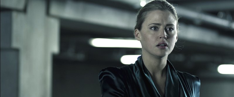 Фото - Незнакомец внутри: 799x333 / 29 Кб