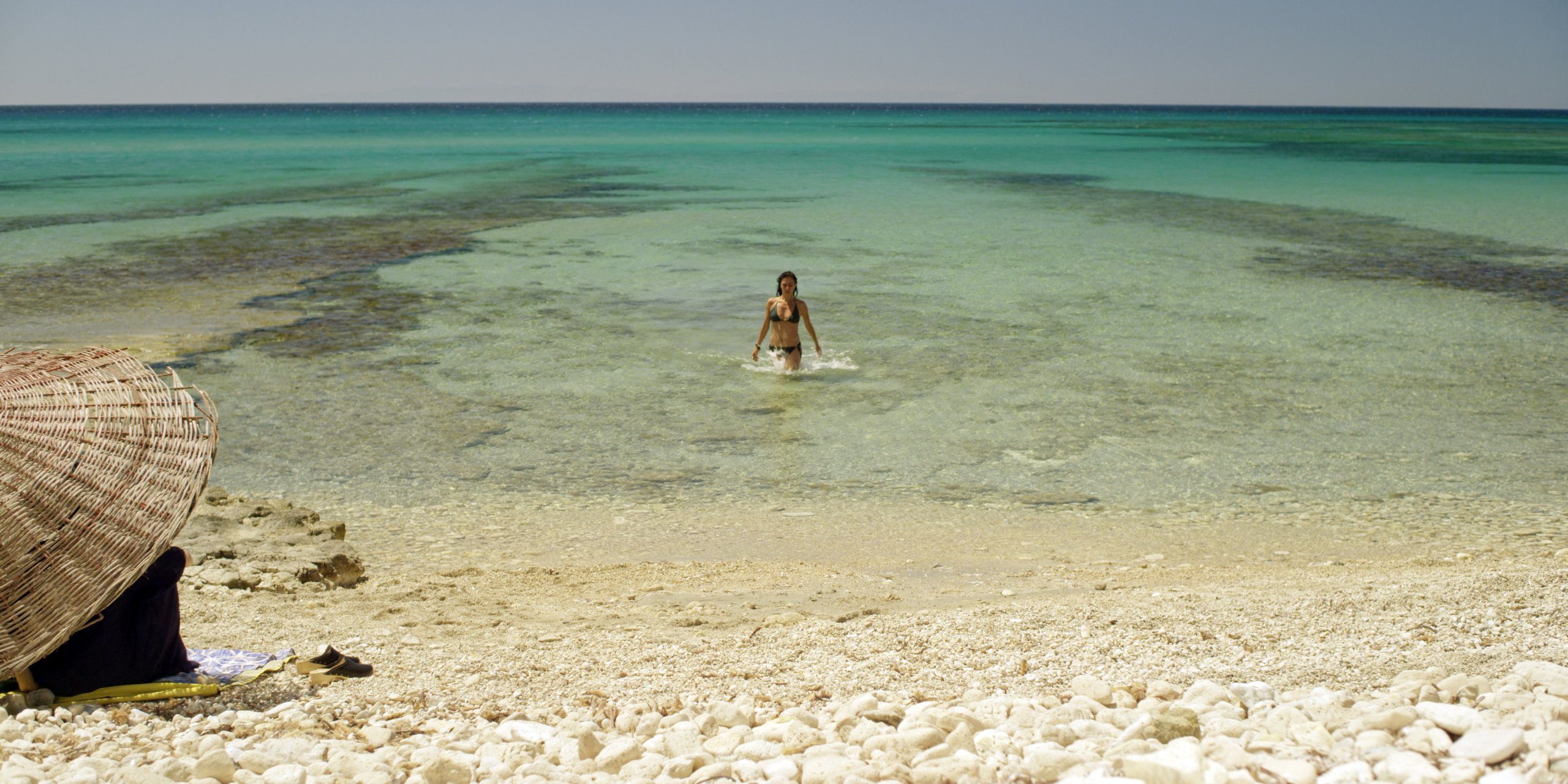 Фото - : 2560x1280 / 555 Кб