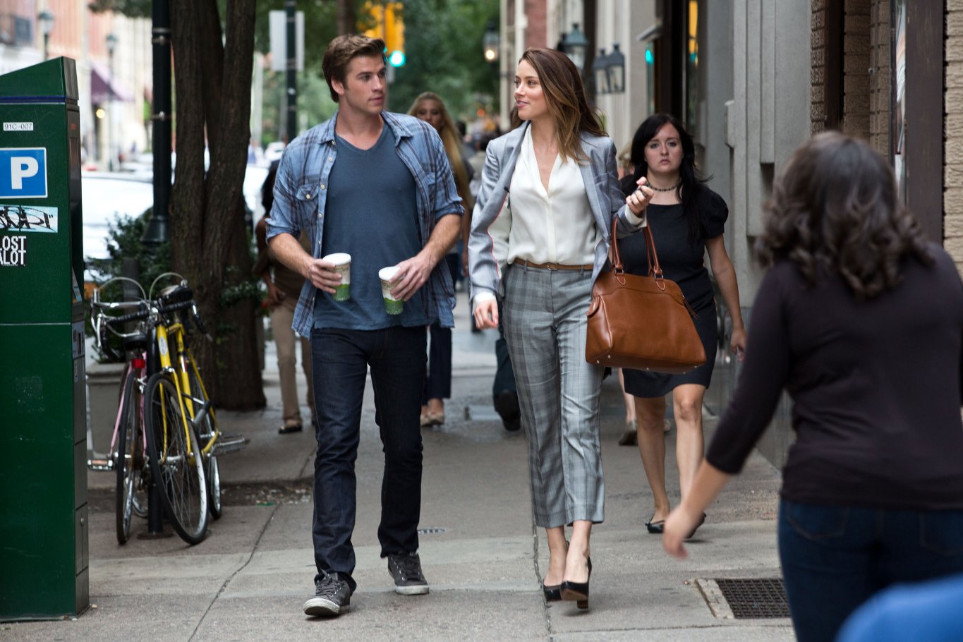 Фото - Паранойя: 1365x910 / 194 Кб