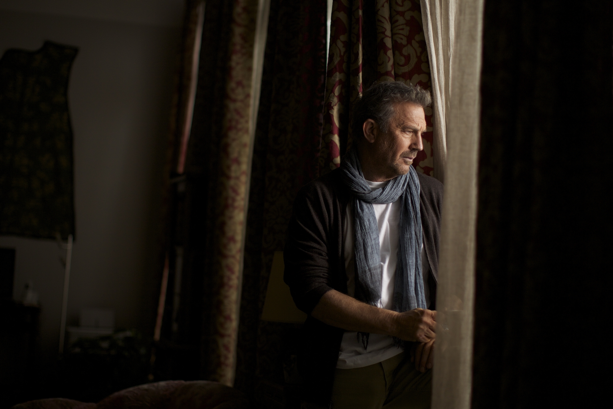 Фото - Три дня на убийство: 2000x1333 / 1334.99 Кб