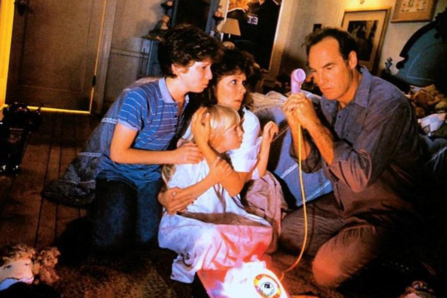 Фото - Полтергейст 2: Обратная сторона: 900x600 / 80.93 Кб