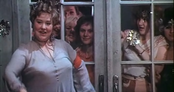 Фото - Одиноким предоставляется общежитие: 720x384 / 143.2 Кб