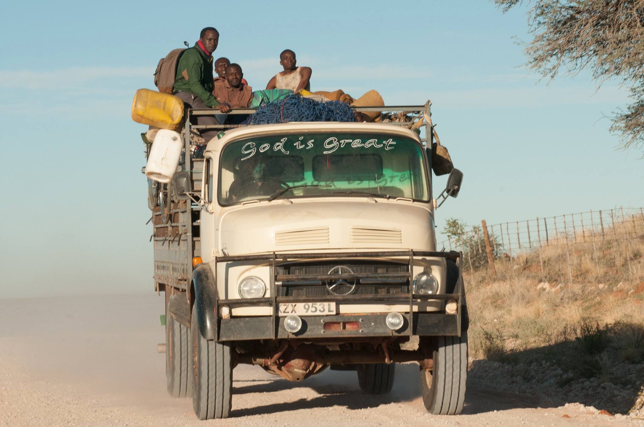 Фото - Ложь во спасение: 2048x1360 / 234.79 Кб