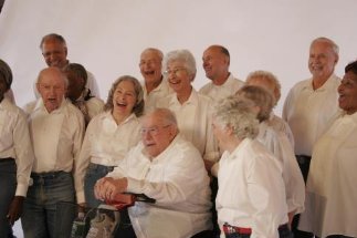 Фото - Юные сердцем: 323x215 / 15 Кб