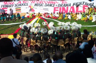 Фото - Война и танцы: 323x215 / 28 Кб