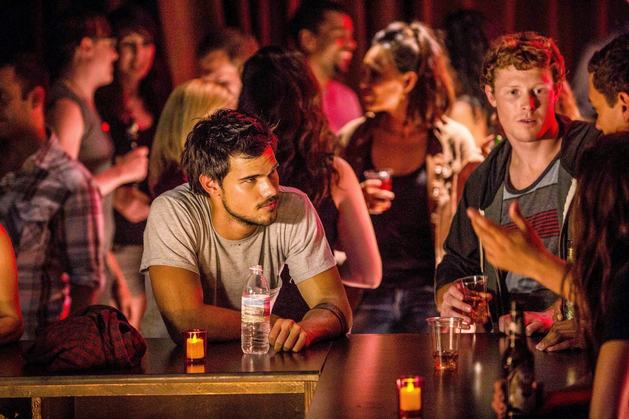 Фото - Трейсеры: 2048x1365 / 940.46 Кб