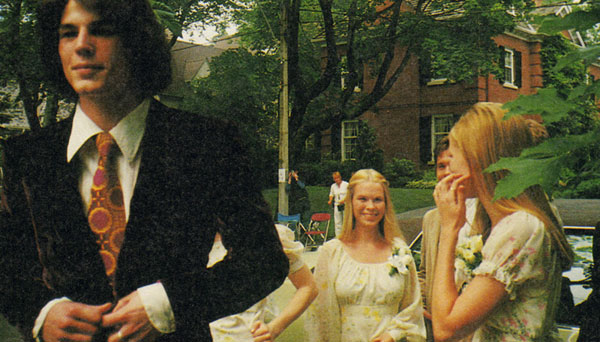 Фото - Девственницы-самоубийцы: 600x342 / 70.31 Кб