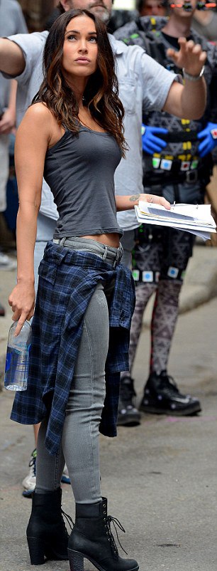 Фото - Черепашки-ниндзя 2: 306x802 / 68.9 Кб