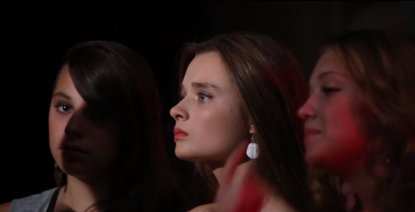 Фото - 14+: 1366x700 / 253.76 Кб