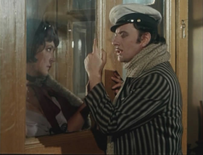 Фото - 12 стульев: 672x512 / 48.06 Кб