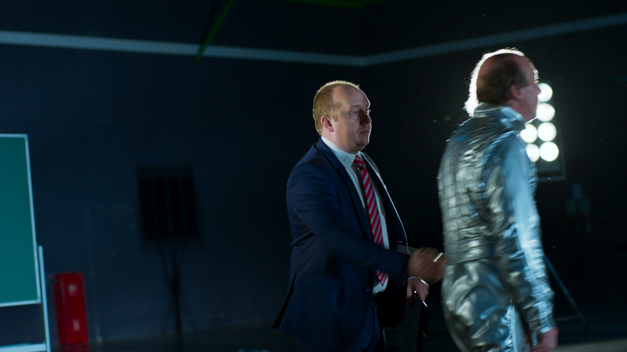 Фото - Человек из будущего: 2000x1125 / 2959.44 Кб