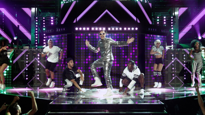 Фото - Поп-звезда: Не переставай, не останавливайся: 850x478 / 157 Кб