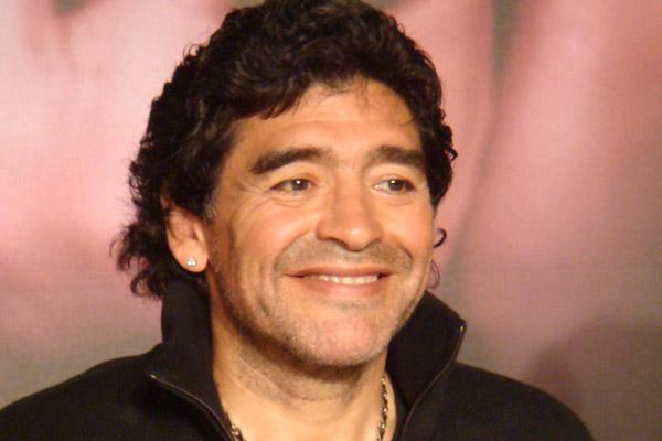 Фото - Марадона: 600x400 / 24.55 Кб