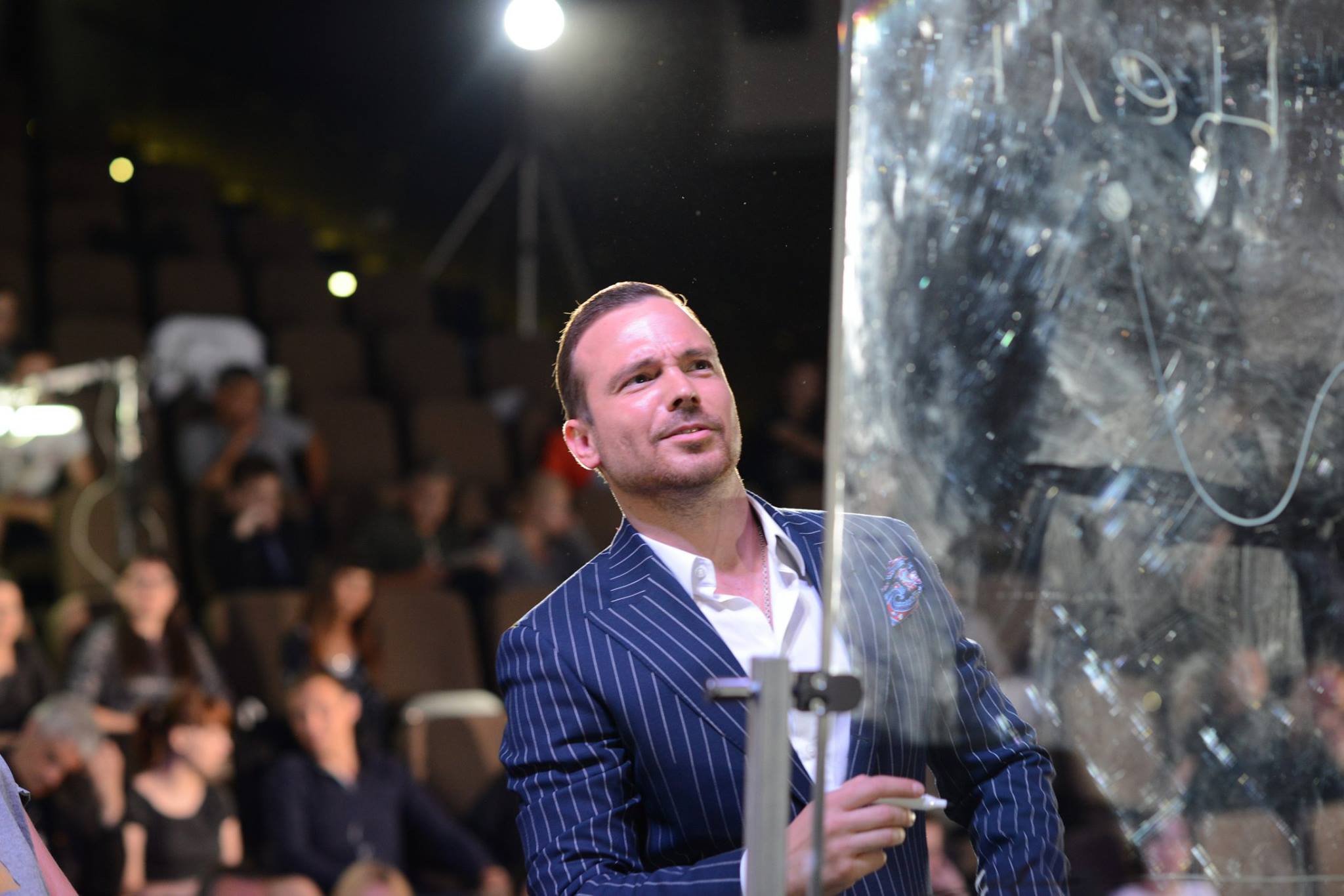 Фото - Любовь с ограничениями: 2048x1366 / 188.25 Кб