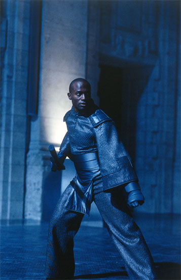 Фото - Эквилибриум: 357x550 / 40.03 Кб