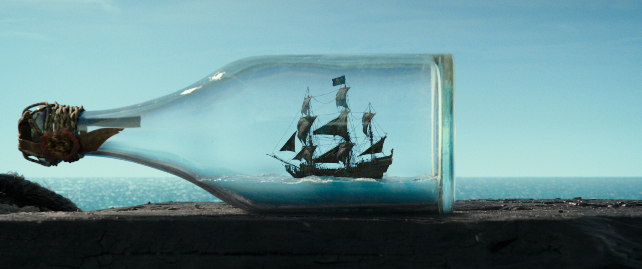 Фото - Пираты Карибского моря: Мертвецы не рассказывают сказки: 2048x858 / 1049.26 Кб