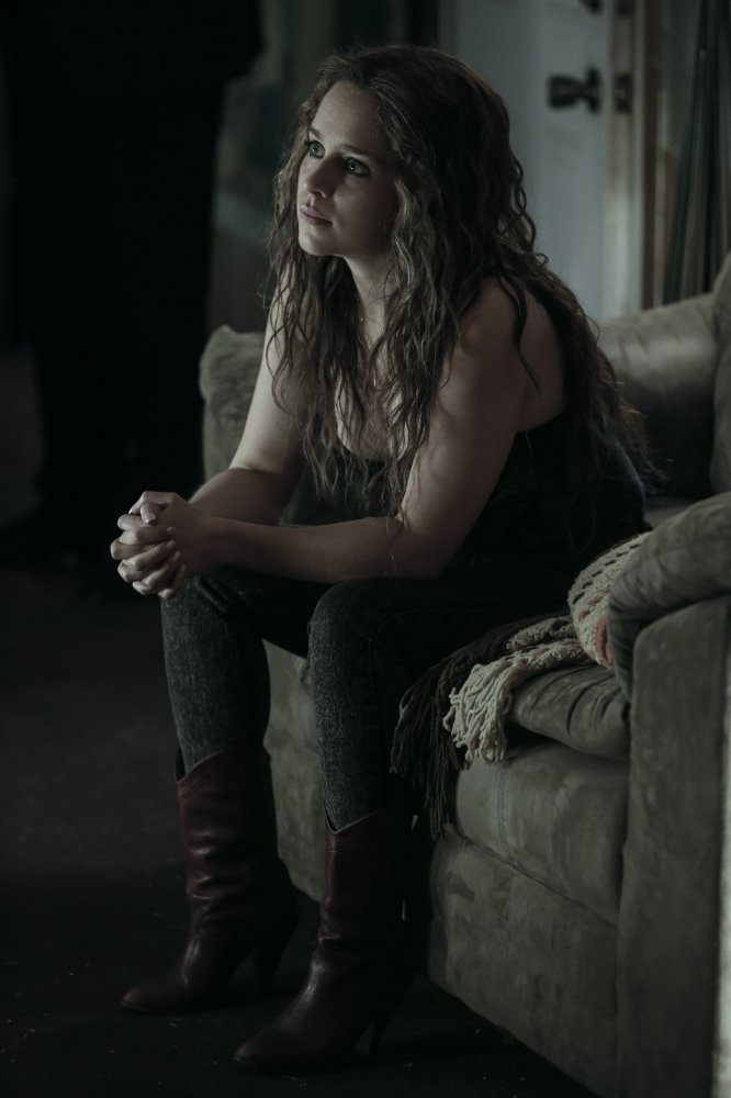 Фото - Роковая связь: 666x1000 / 59.63 Кб