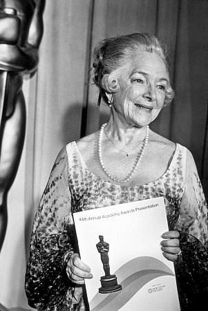 Фото - Хелен Хэйес: 301x450 / 32 Кб