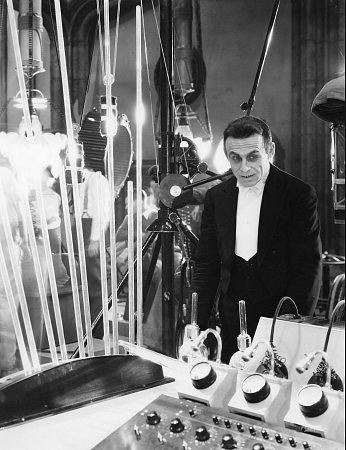 Фото - Лайонел Этуилл: 346x450 / 45 Кб