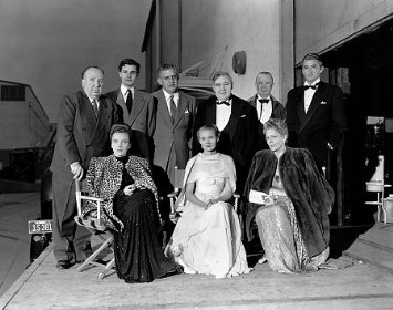 Фото - Чарльз Лотон: 355x280 / 28 Кб