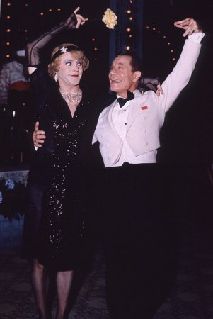 Фото - Джо Э. Браун: 301x450 / 20 Кб