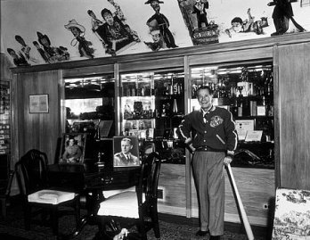 Фото - Джо Э. Браун: 348x269 / 33 Кб