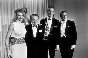 Фото - Элфред Ньюмэн: 297x196 / 15 Кб