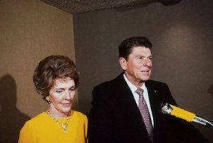 Фото - Рональд Рейган: 302x203 / 11 Кб