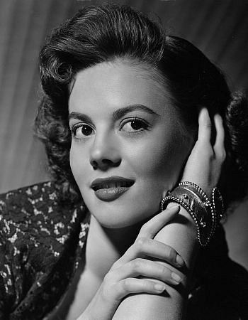 Фото - Натали Вуд: 350x450 / 30 Кб