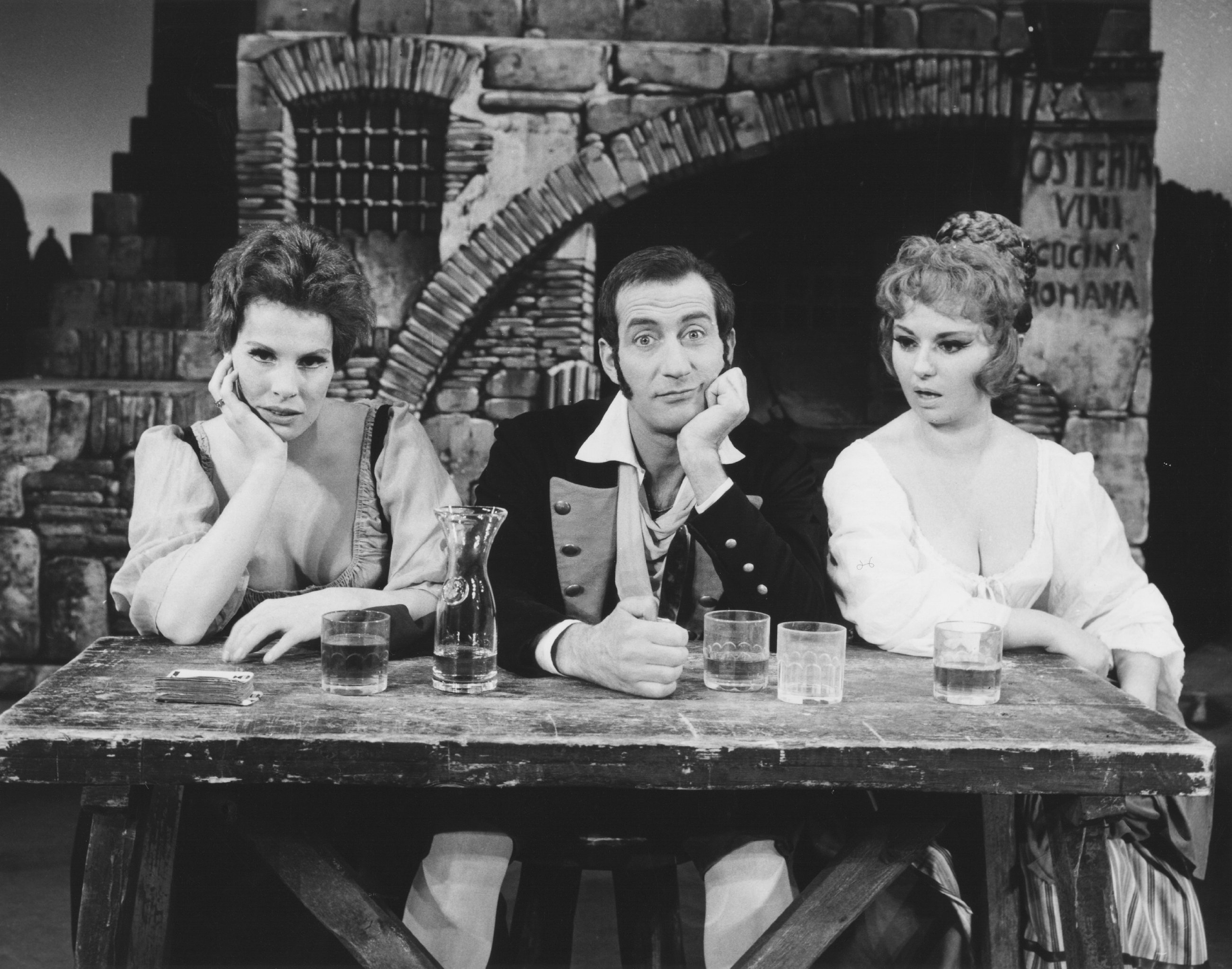 Фото - Тони Уччи: 2603x2048 / 692 Кб