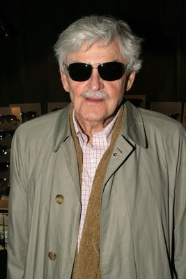 Фото - Хэл Холбрук: 267x400 / 22 Кб