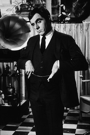 Фото - Энтони Ньюли: 299x450 / 30 Кб