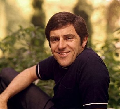 Фото - Энтони Ньюли: 411x375 / 27 Кб