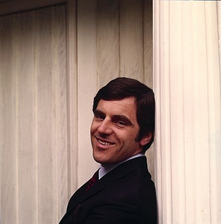 Фото - Энтони Ньюли: 443x450 / 26 Кб