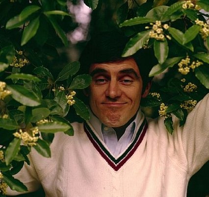 Фото - Энтони Ньюли: 426x403 / 43 Кб