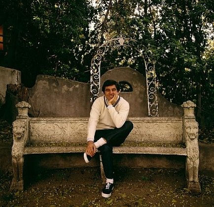 Фото - Энтони Ньюли: 434x419 / 69 Кб