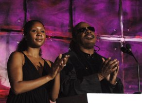 Фото - Стиви Уандер: 292x213 / 14 Кб