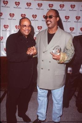 Фото - Стиви Уандер: 267x400 / 22 Кб