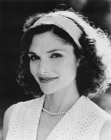 Фото - Мэри Элизабет Мастрантонио: 450x569 / 40 Кб