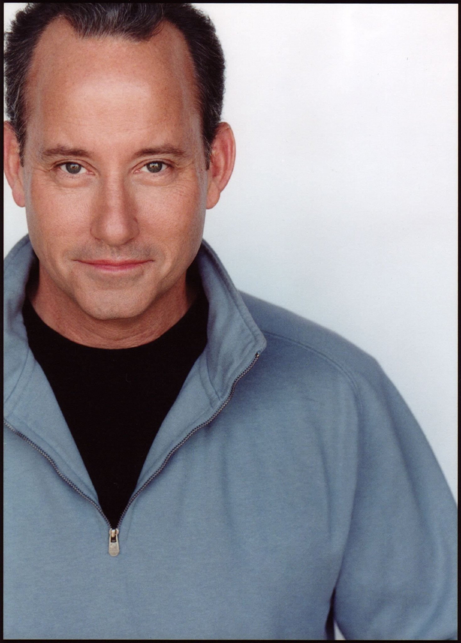 Фото - Джим Холмс: 1468x2048 / 298 Кб