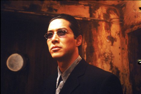 Фото - Расселл Вонг: 468x313 / 24 Кб