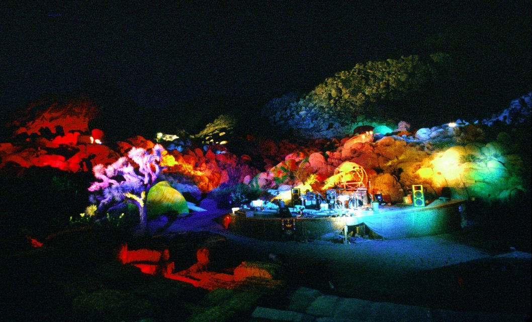 Фото - Мэттью Патрик: 1058x640 / 147 Кб