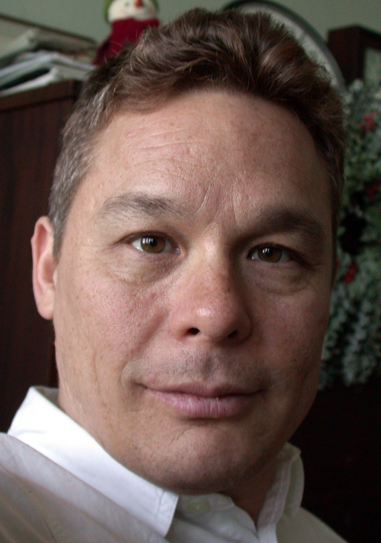 Фото - Мэттью Патрик: 1227x1748 / 399 Кб