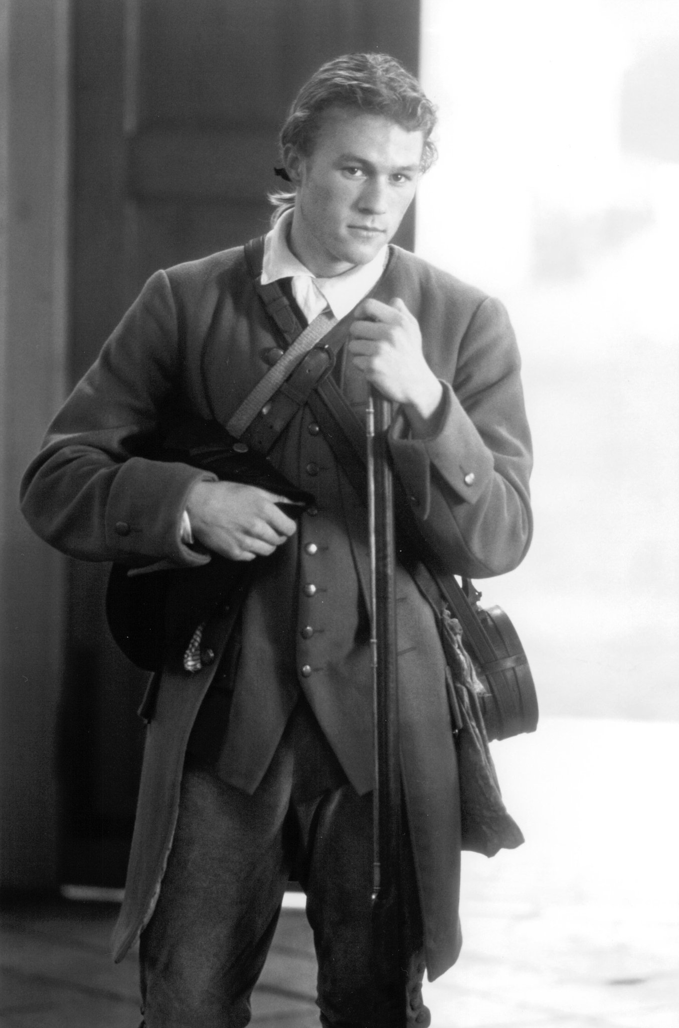 Фото - Хит Леджер: 1354x2048 / 288 Кб