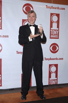 Фото - Джон Патрик Шэнли: 265x400 / 22 Кб