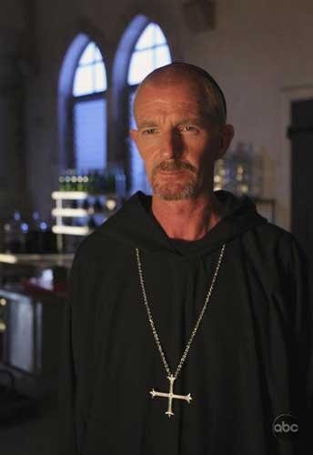 Фото - Эндрю Коннолли: 344x500 / 17 Кб