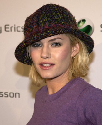 Фото - Элиша Катберт: 327x400 / 24 Кб